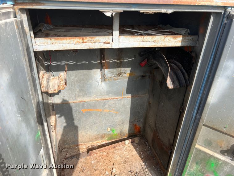 image for item MM9052 1990 GMC Forward W7  utility / service truck