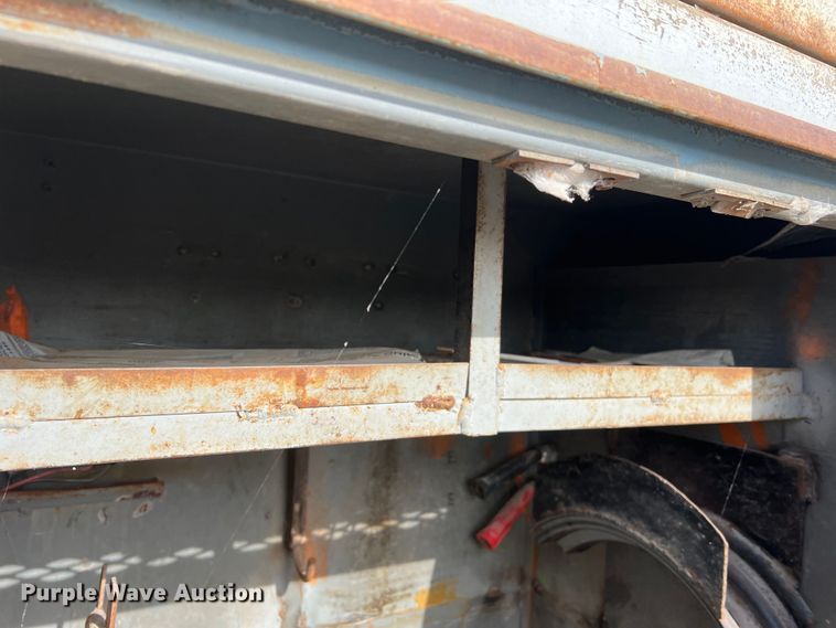 image for item MM9052 1990 GMC Forward W7  utility / service truck