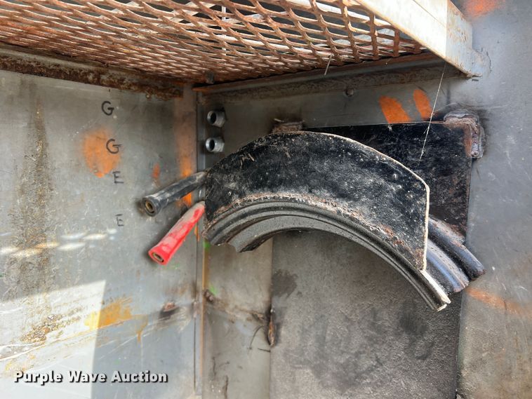 image for item MM9052 1990 GMC Forward W7  utility / service truck