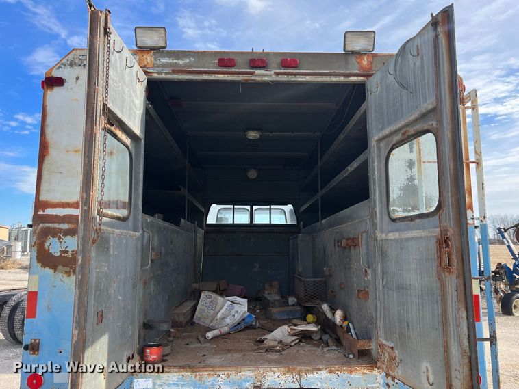 image for item MM9052 1990 GMC Forward W7  utility / service truck