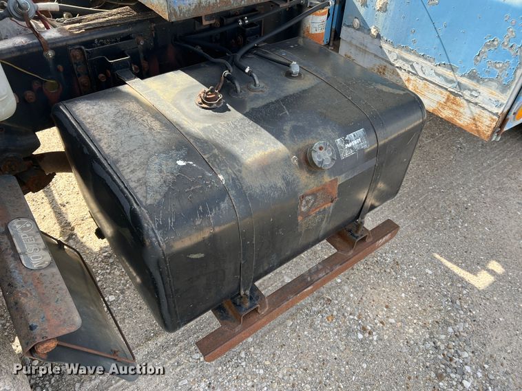 image for item MM9052 1990 GMC Forward W7  utility / service truck