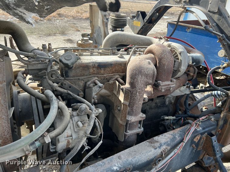 image for item MM9052 1990 GMC Forward W7  utility / service truck