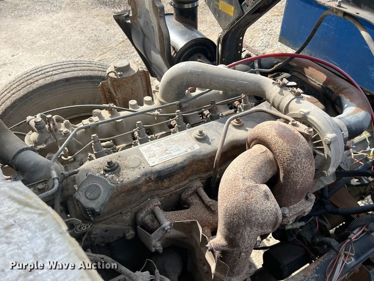 image for item MM9052 1990 GMC Forward W7  utility / service truck