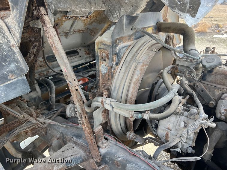 image for item MM9052 1990 GMC Forward W7  utility / service truck