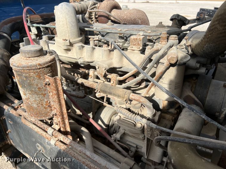 image for item MM9052 1990 GMC Forward W7  utility / service truck