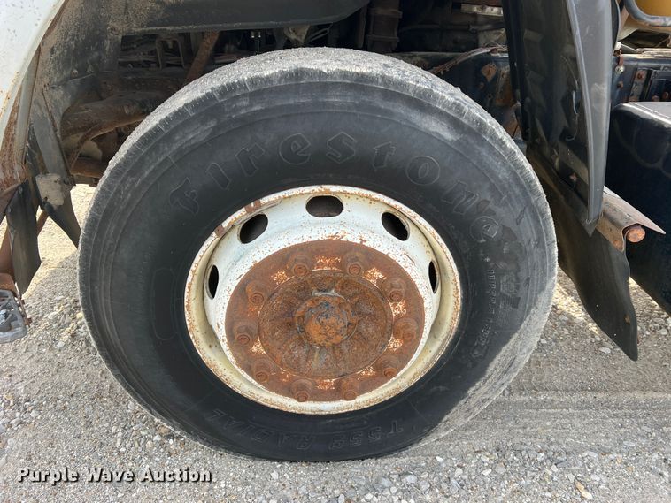 image for item MM9052 1990 GMC Forward W7  utility / service truck