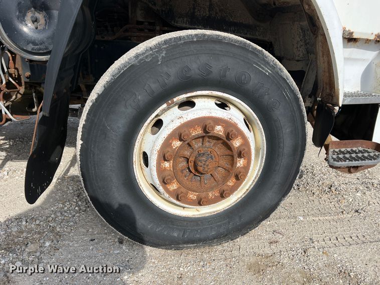 image for item MM9052 1990 GMC Forward W7  utility / service truck