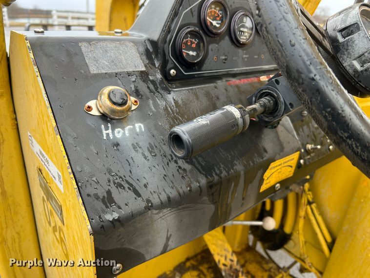 image for item MM9098 1998 Pettibone 636  telehandler