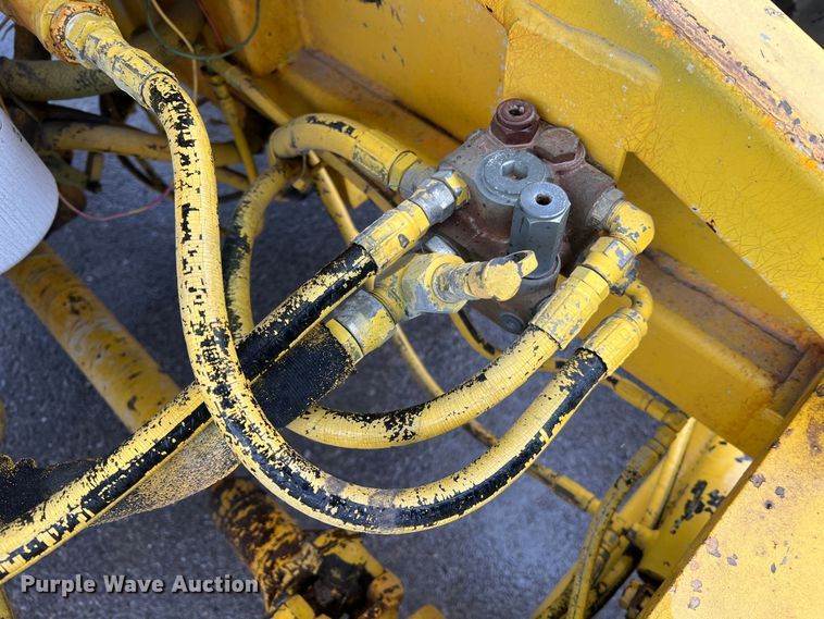 image for item MM9098 1998 Pettibone 636  telehandler