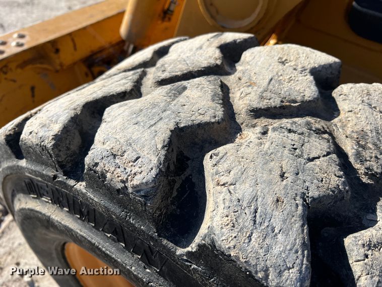 image for item MM9113 1999 Case 85XT  skid steer loader