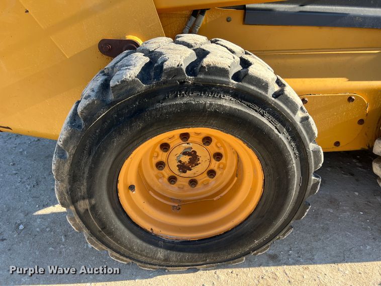 image for item MM9113 1999 Case 85XT  skid steer loader