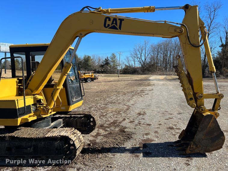 image for item MM9115 1989 Caterpillar E70B  excavator