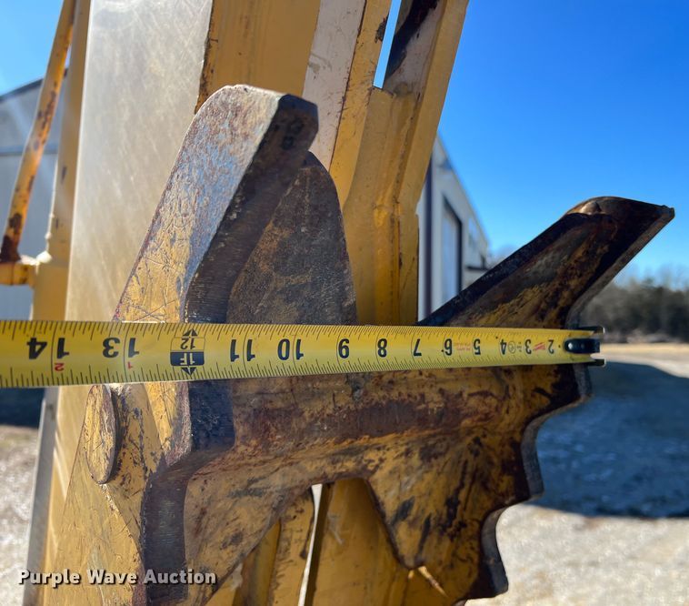 image for item MM9115 1989 Caterpillar E70B  excavator