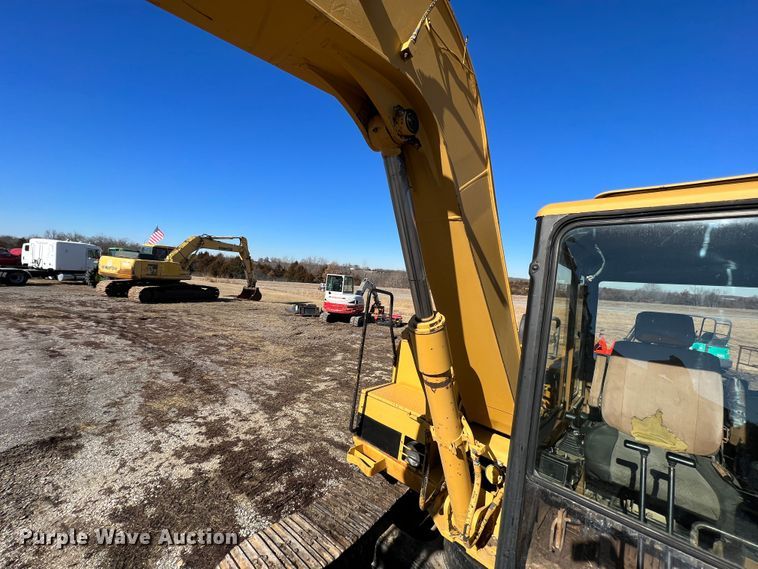 image for item MM9115 1989 Caterpillar E70B  excavator