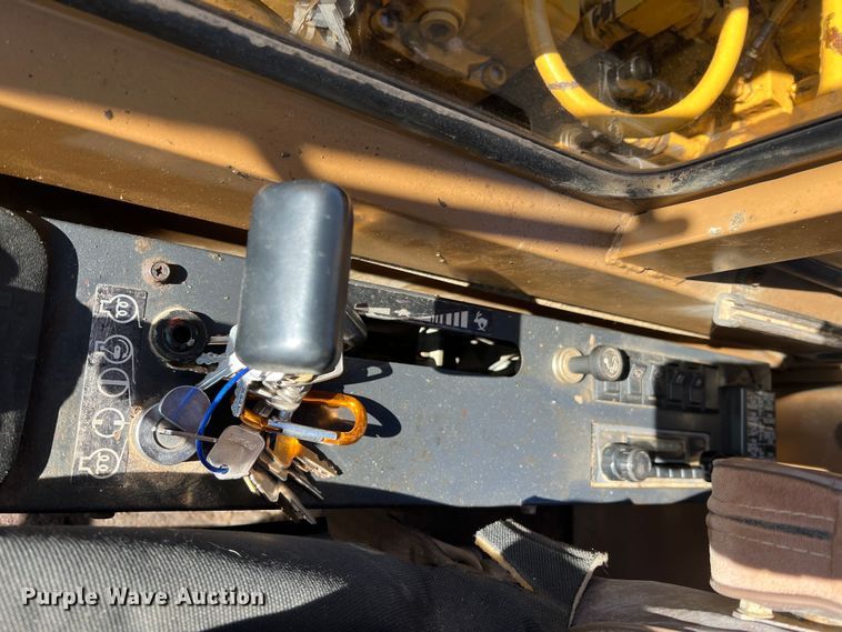 image for item MM9115 1989 Caterpillar E70B  excavator