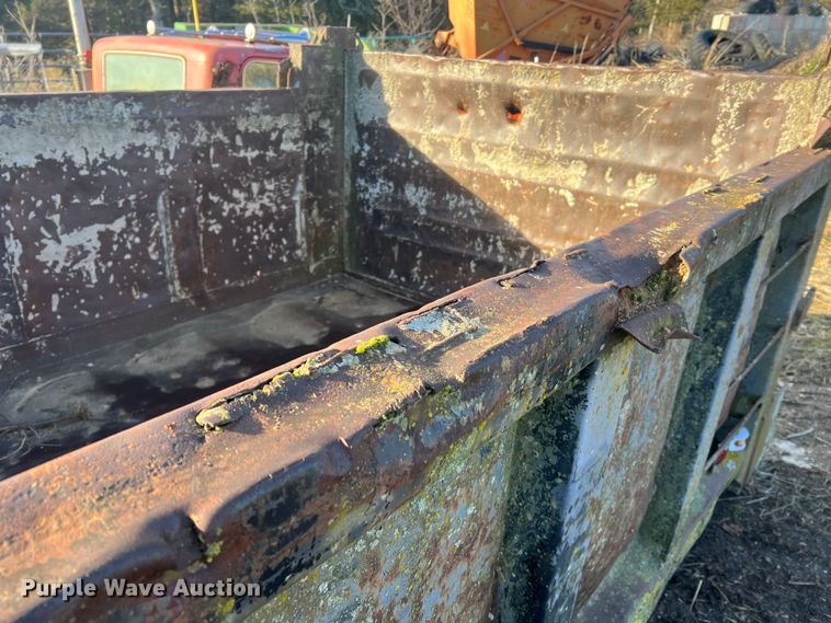 image for item MM9124 Heil HPT12Y  Dump truck bed