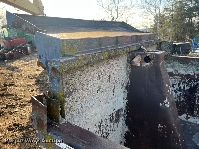 image for item MM9124 Heil HPT12Y  Dump truck bed