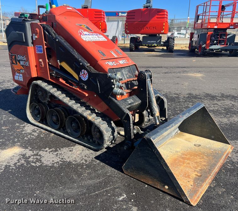 image for item MM9127 2017 Ditch Witch SK600  compact utility loader