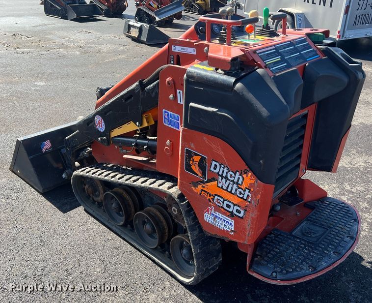 image for item MM9127 2017 Ditch Witch SK600  compact utility loader