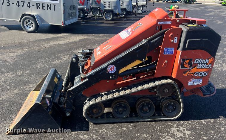 image for item MM9127 2017 Ditch Witch SK600  compact utility loader