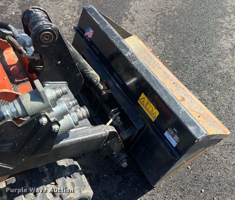 image for item MM9127 2017 Ditch Witch SK600  compact utility loader