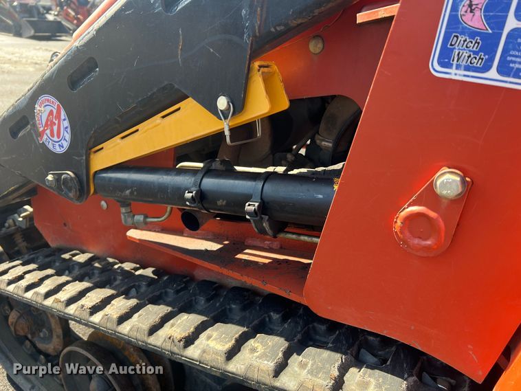 image for item MM9127 2017 Ditch Witch SK600  compact utility loader