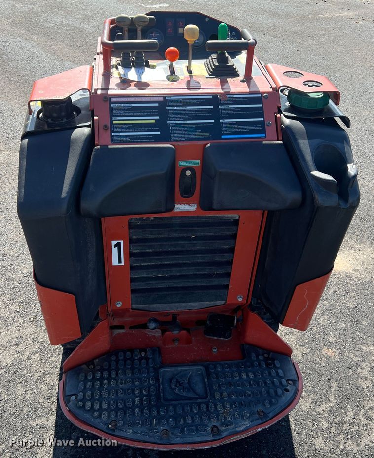 image for item MM9127 2017 Ditch Witch SK600  compact utility loader