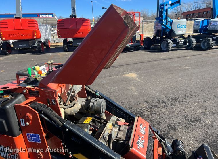 image for item MM9127 2017 Ditch Witch SK600  compact utility loader