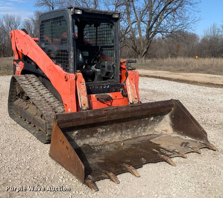 image for item MM9735 2014 Kubota SVL90-2  tracked skid steer loader