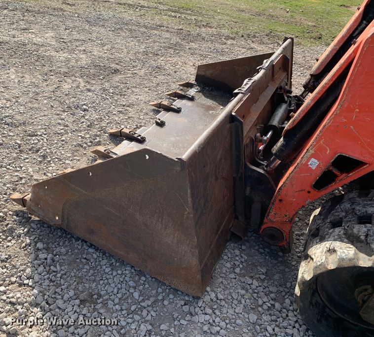 image for item MM9735 2014 Kubota SVL90-2  tracked skid steer loader