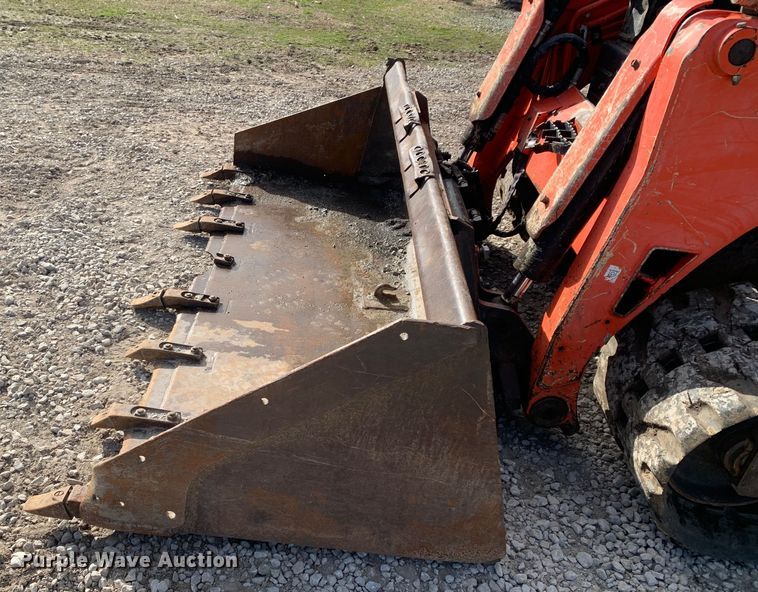 image for item MM9735 2014 Kubota SVL90-2  tracked skid steer loader