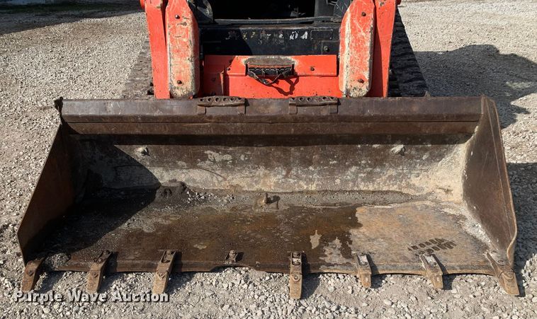 image for item MM9735 2014 Kubota SVL90-2  tracked skid steer loader