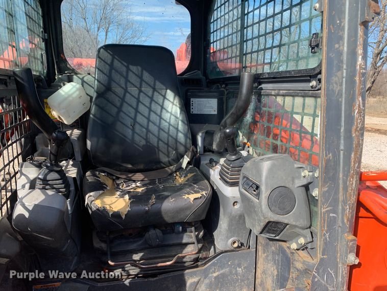 image for item MM9735 2014 Kubota SVL90-2  tracked skid steer loader