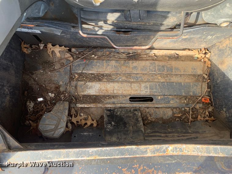 image for item MM9735 2014 Kubota SVL90-2  tracked skid steer loader