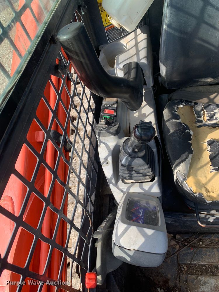 image for item MM9735 2014 Kubota SVL90-2  tracked skid steer loader