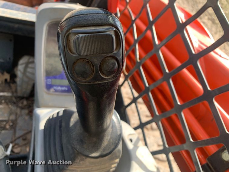 image for item MM9735 2014 Kubota SVL90-2  tracked skid steer loader