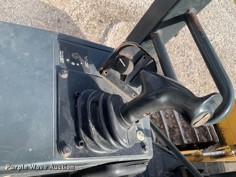 image for item MM9736 2007 John Deere 650J  dozer