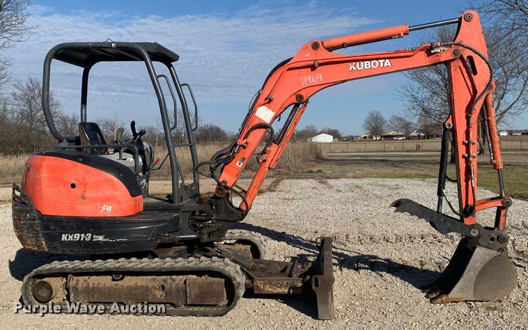 image for item MM9737 2014 Kubota KX91-3S2  mini excavator