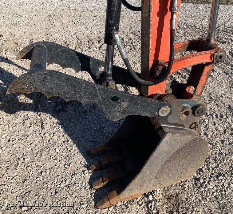 image for item MM9737 2014 Kubota KX91-3S2  mini excavator