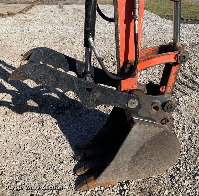 image for item MM9737 2014 Kubota KX91-3S2  mini excavator