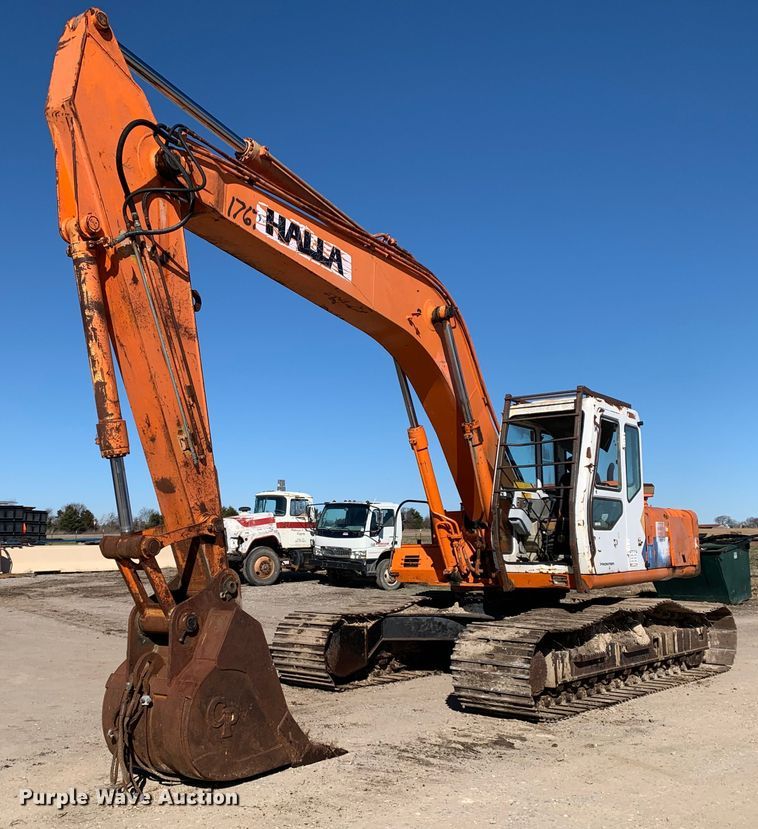 image for item MM9749 1998 Halla HE220LC  excavator