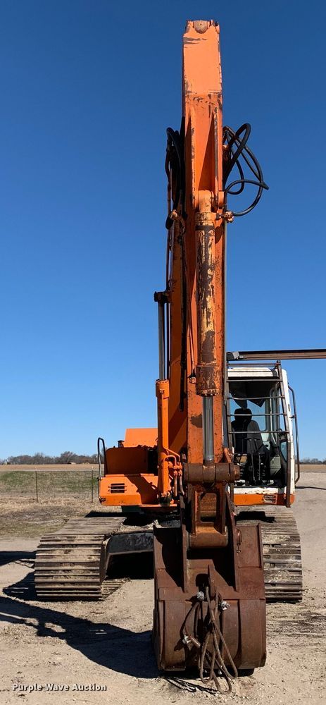 image for item MM9749 1998 Halla HE220LC  excavator