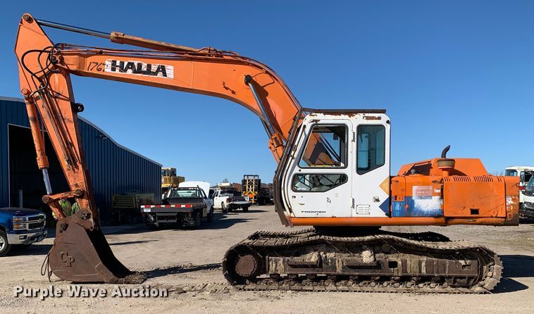 image for item MM9749 1998 Halla HE220LC  excavator