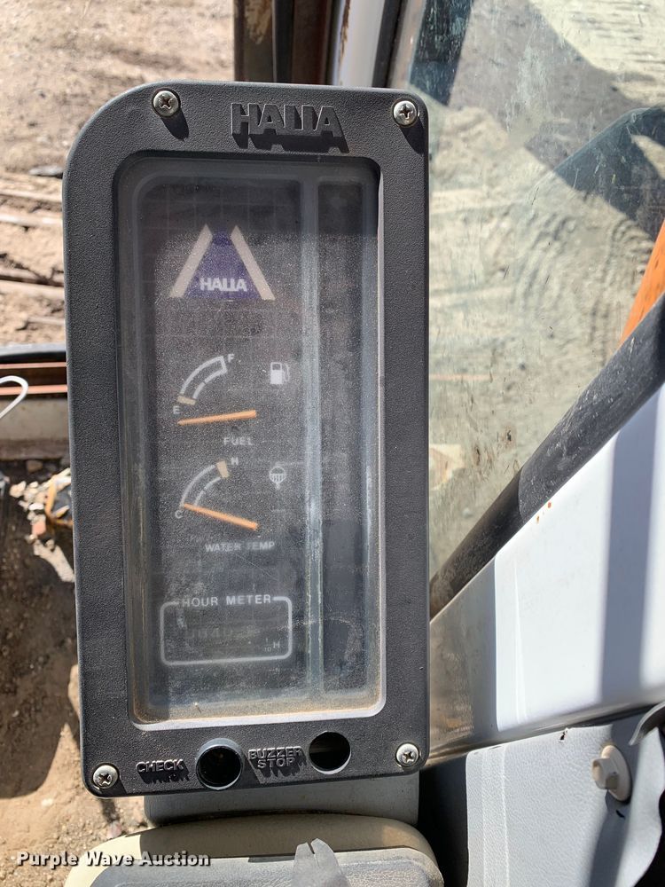 image for item MM9749 1998 Halla HE220LC  excavator