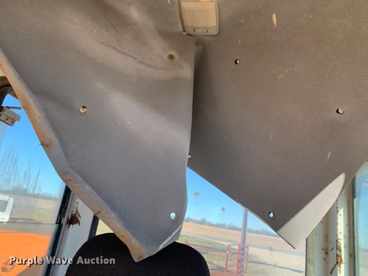 image for item MM9749 1998 Halla HE220LC  excavator