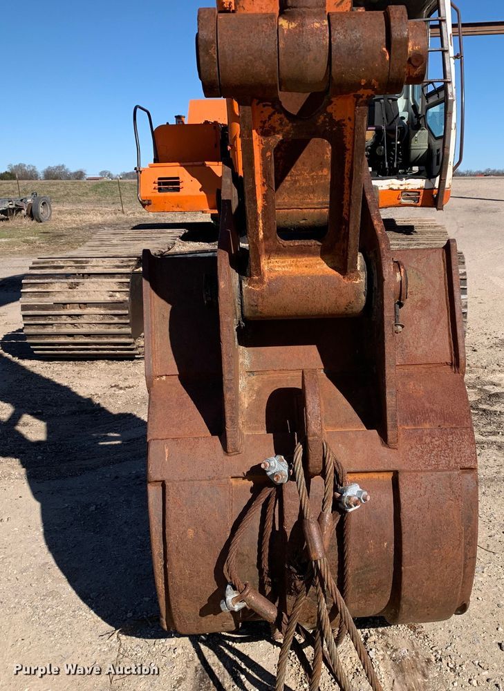 image for item MM9749 1998 Halla HE220LC  excavator