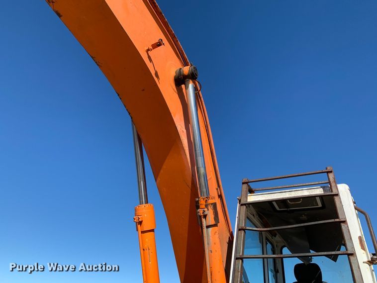 image for item MM9749 1998 Halla HE220LC  excavator