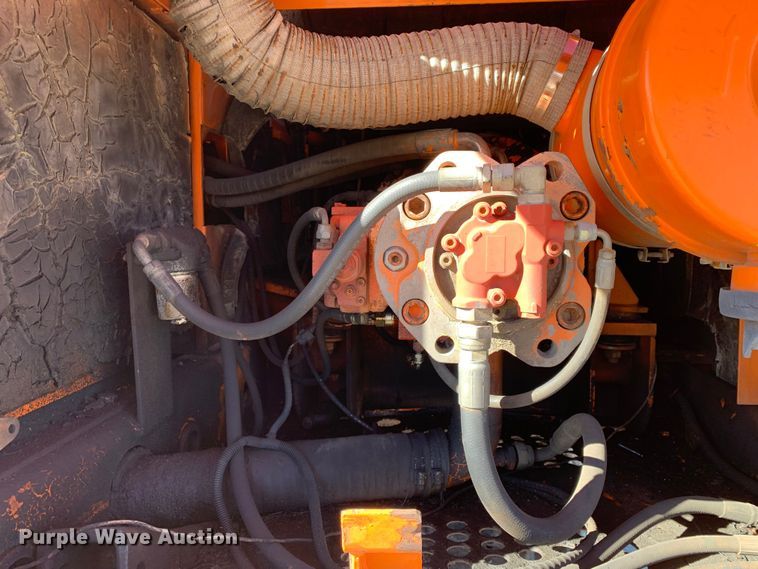 image for item MM9749 1998 Halla HE220LC  excavator