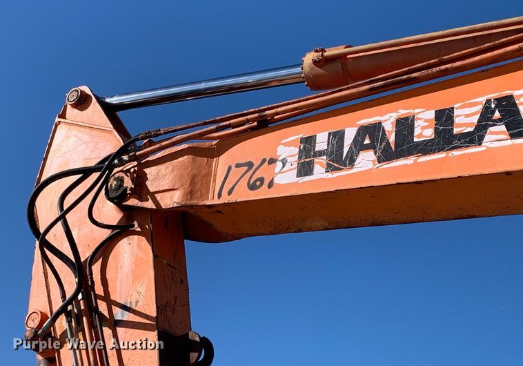image for item MM9749 1998 Halla HE220LC  excavator