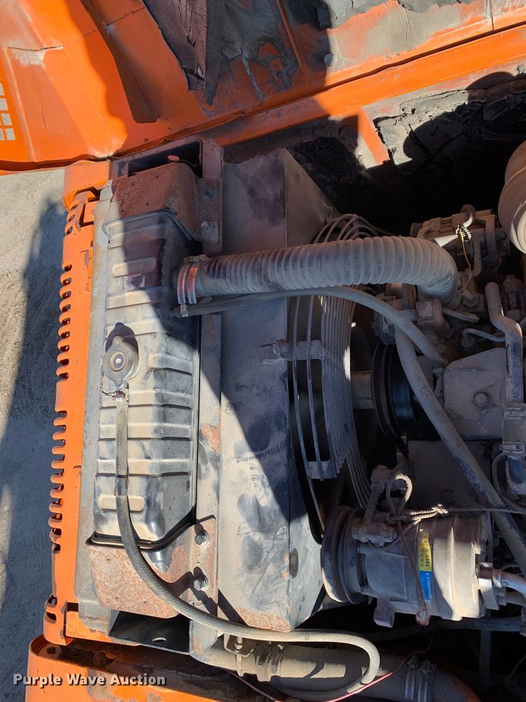 image for item MM9749 1998 Halla HE220LC  excavator